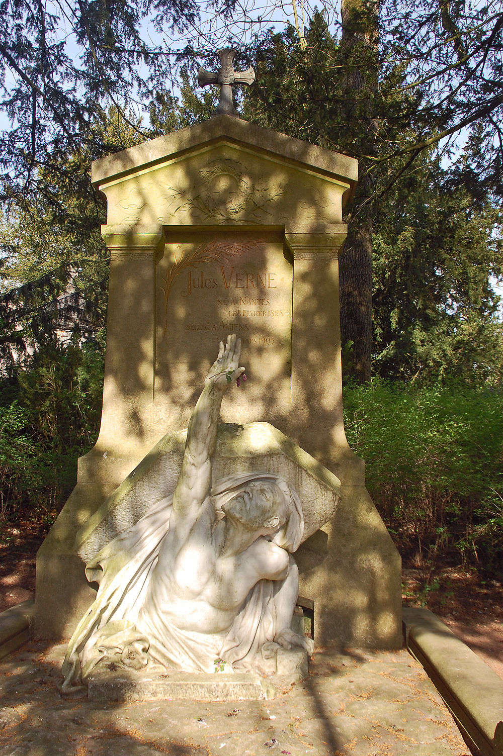 Tombe de Jules Verne