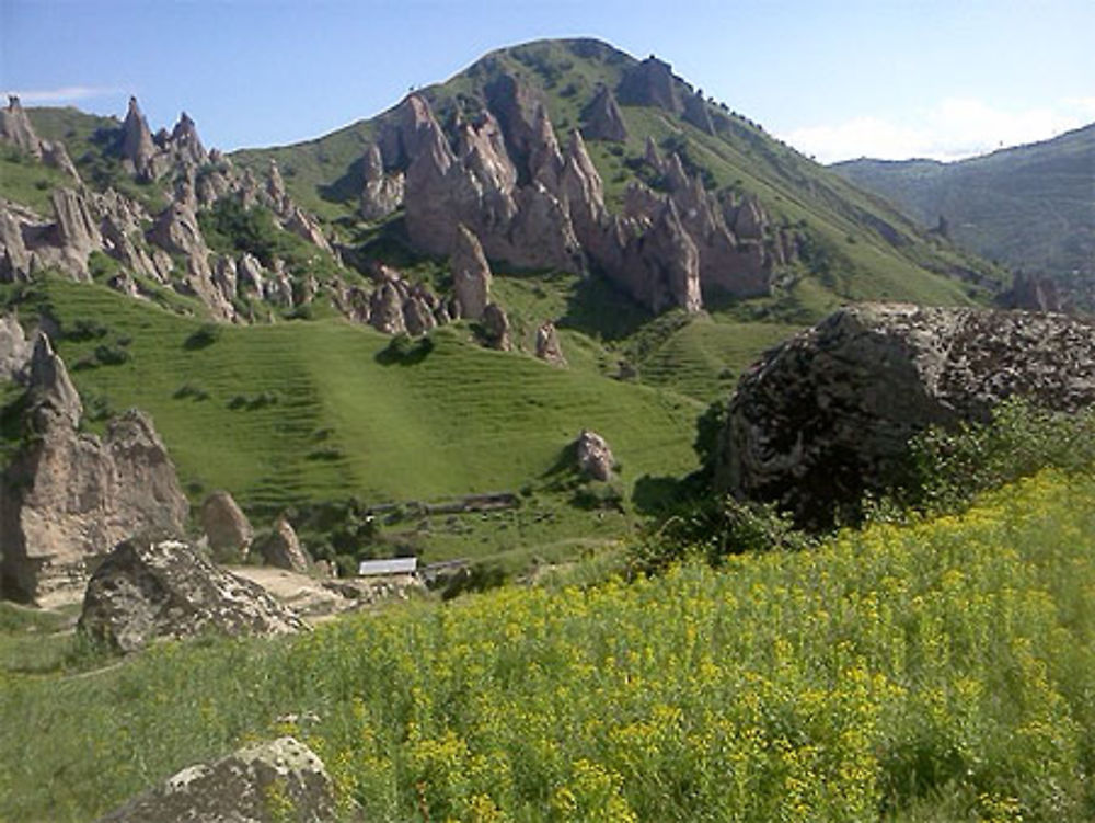 Village troglodyte de Goris