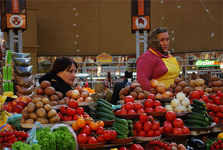 Vendeuses au marché couvert de Bessarabka Vendeuses au marché couvert de Bessarabka