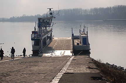 Bac entre Vác et Tahi, sur l'île de Szentendre