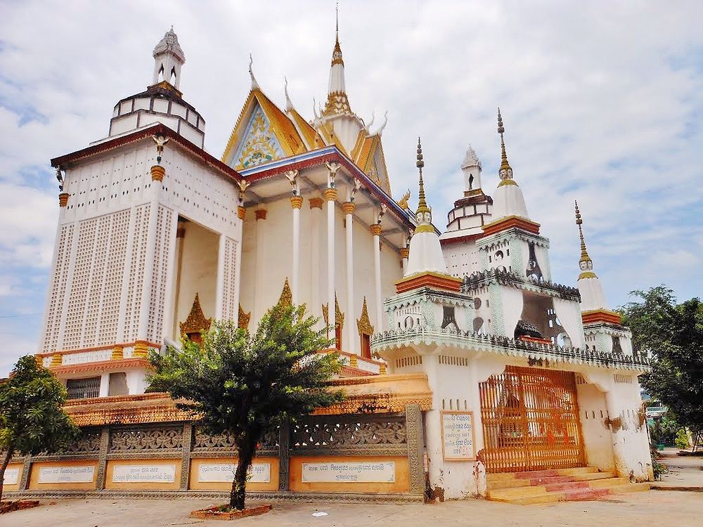 Temple Tuol Tom Poung