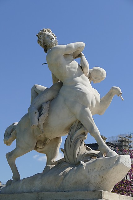 Statue au jardin des Tuileries
