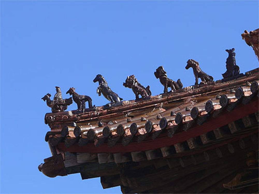 Toit d'un pavillon du monastère Amarbayasgalant