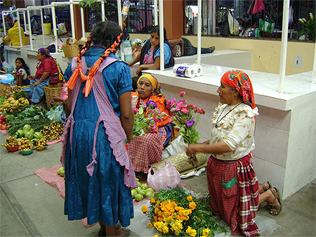 Femmes au marché de Tlacolula