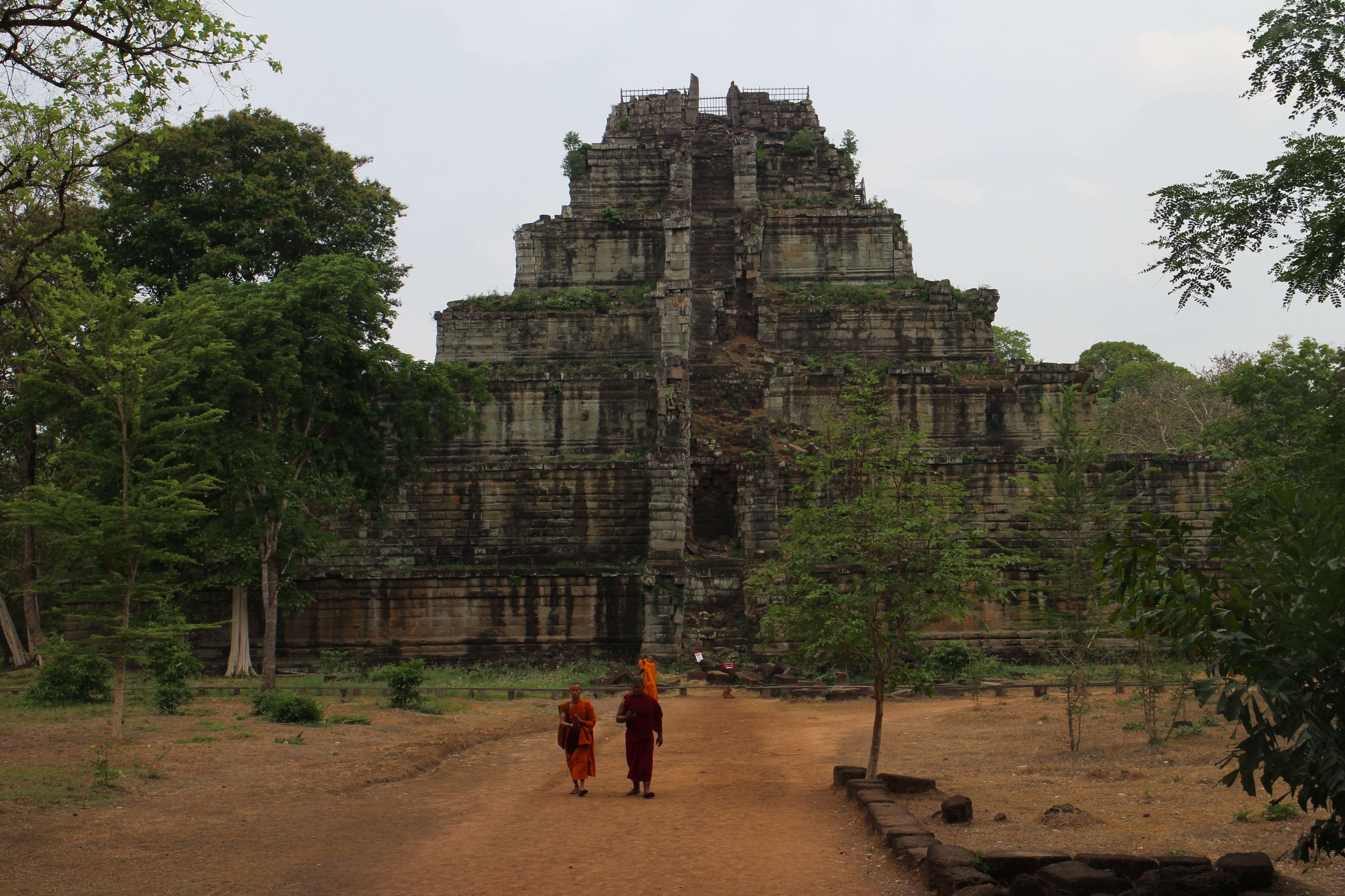 Le prasat Thom à Koh Ker Le prasat Thom à Koh Ker