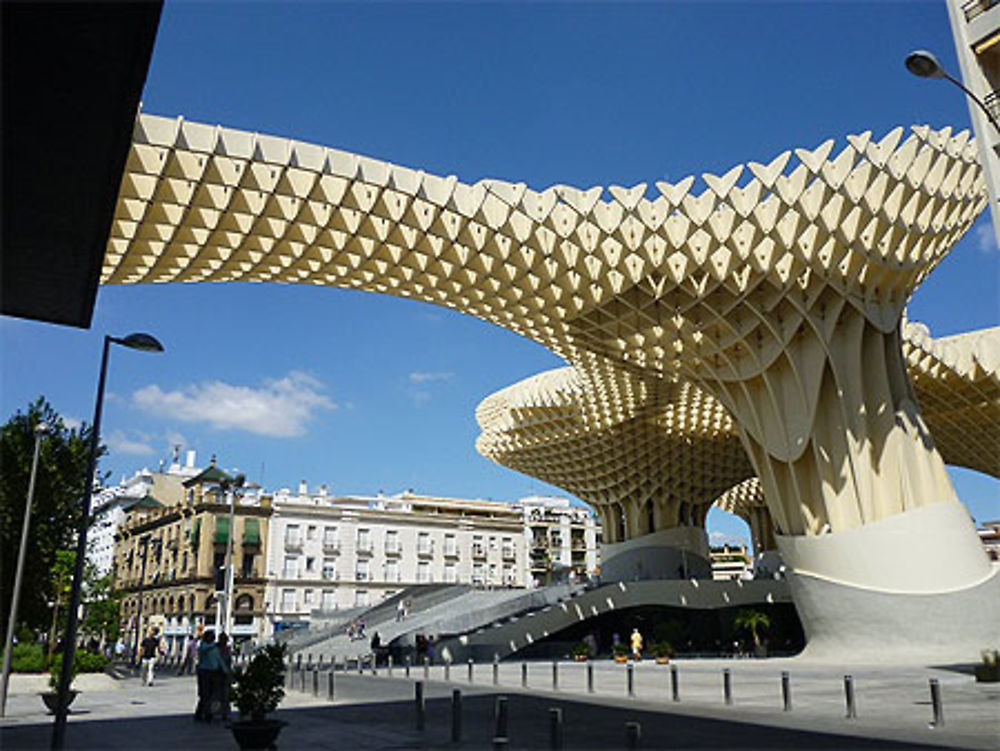 Un autre angle du &quot;Metropol Parasol&quot;