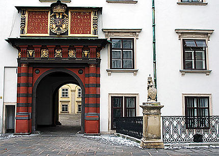 Porte rouge au Hofburg
