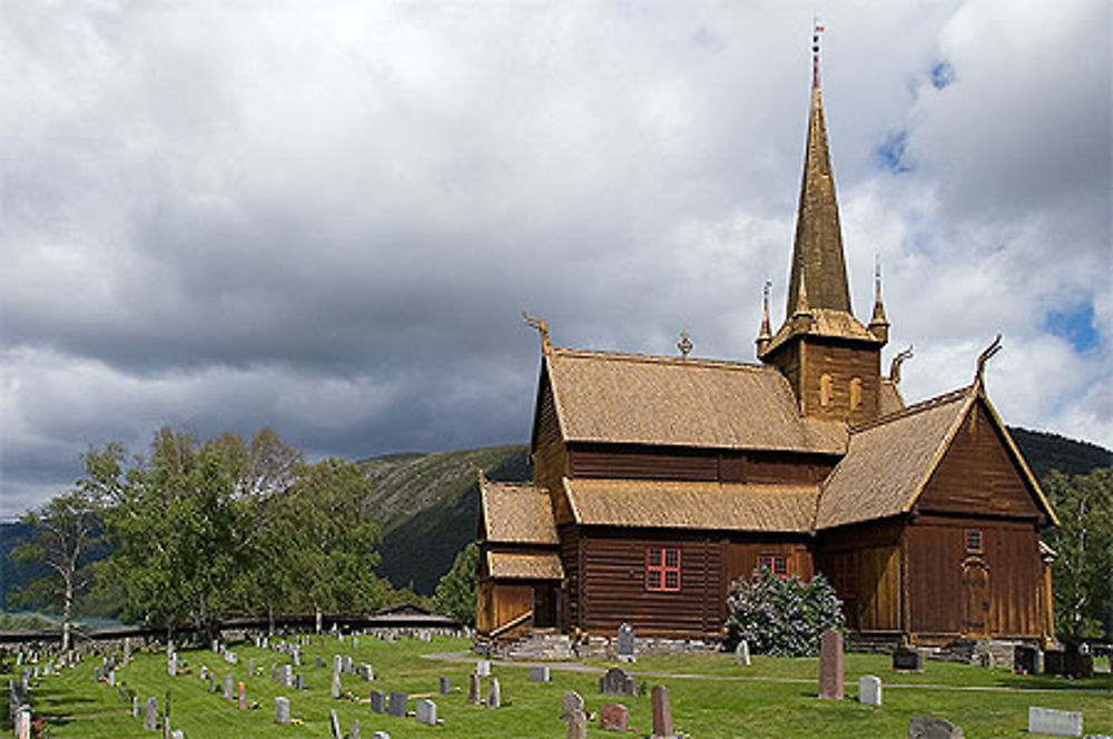 Eglise en &quot;bois debout&quot;