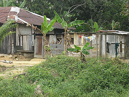 Maison traditionnelle au Gabon