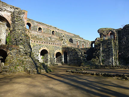 Ruines du château à Kaiserwerth