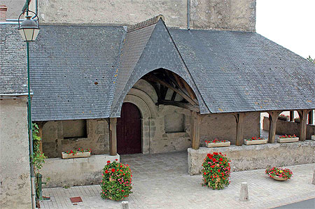 Porche de l'église Saint-Etienne Porche de l'église Saint-Etienne