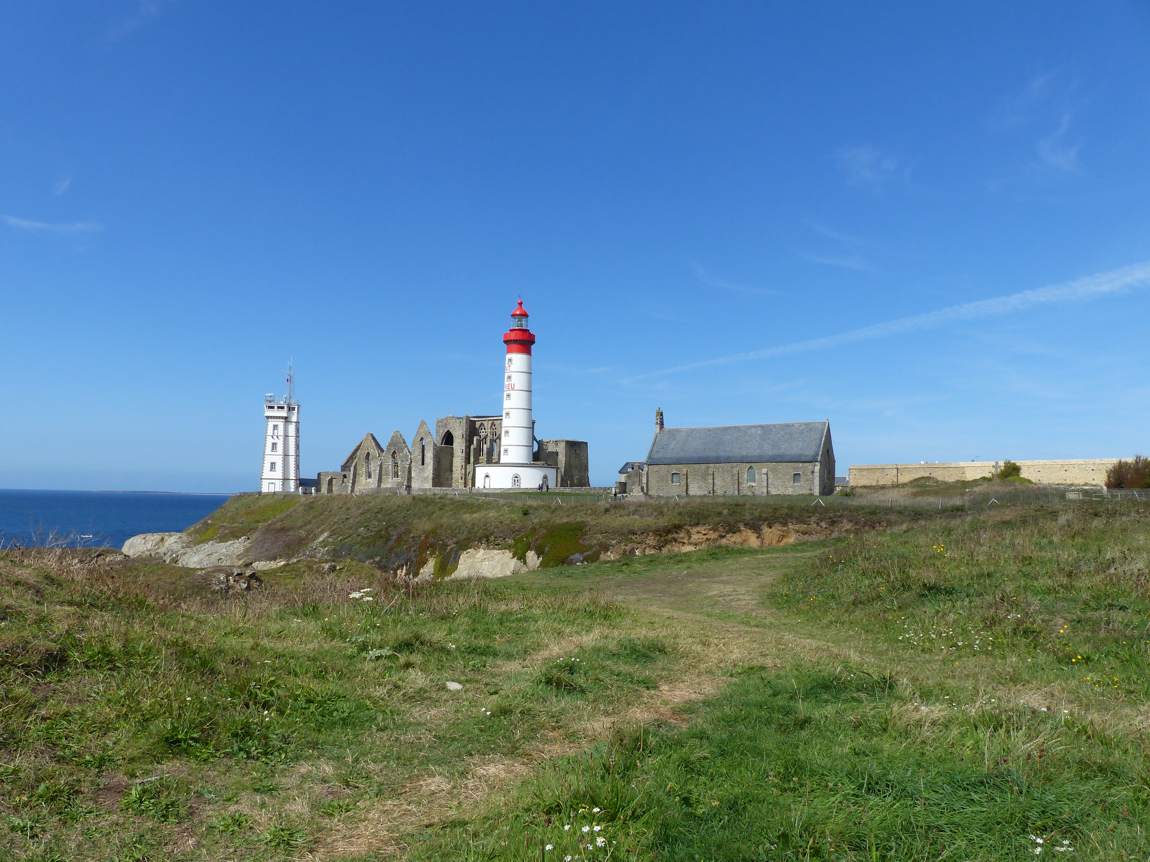 Vue sur la Pointe Saint-Mathieu, Finistère Vue sur la Pointe Saint-Mathieu, Finistère