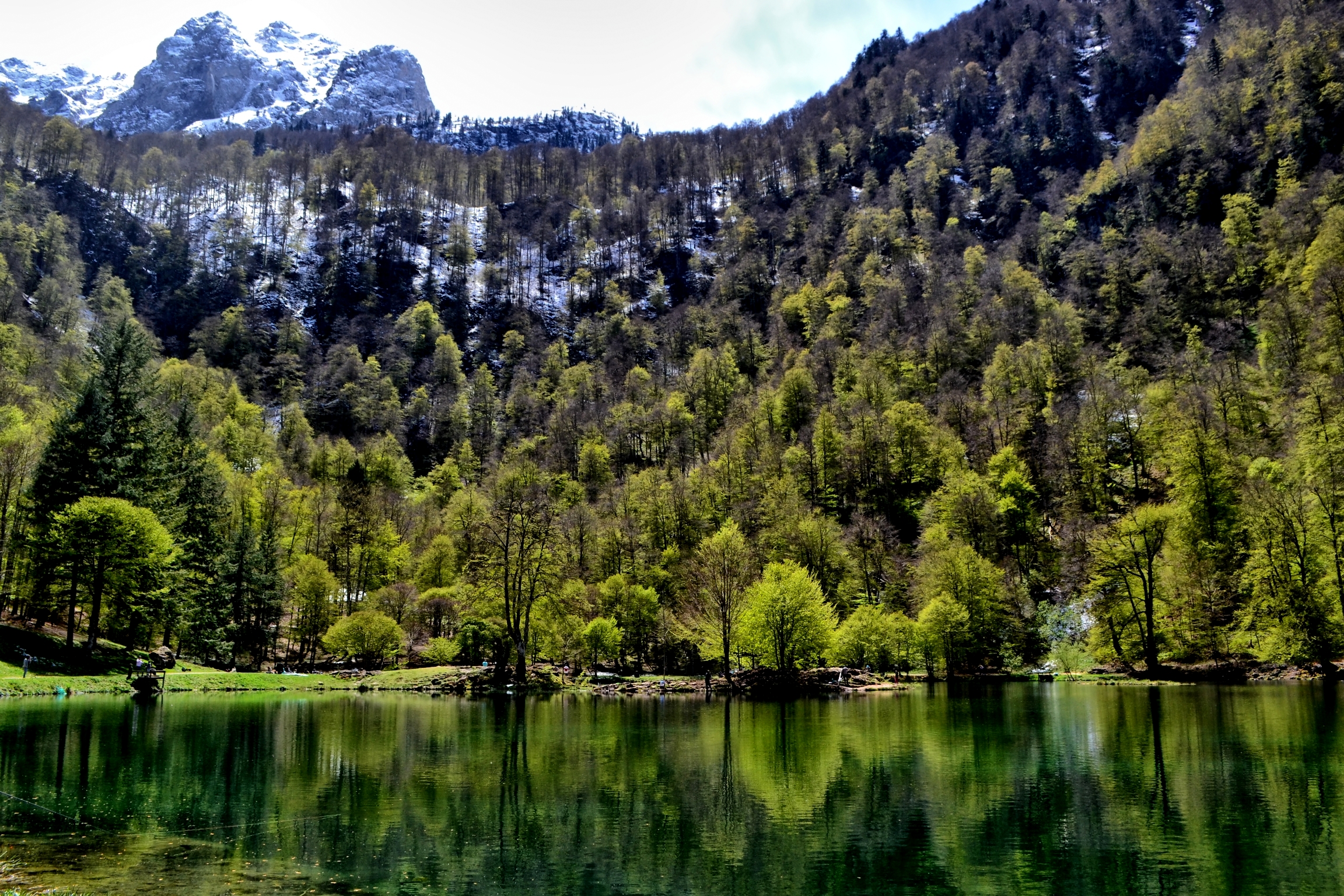 Reflet Lac Bethmal-midi pyrenees Reflet Lac Bethmal-midi pyrenees