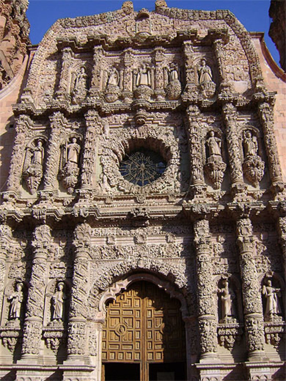 La façade de la cathédrale