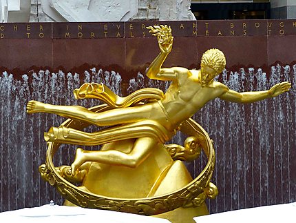 Fontaine devant le Rockefeller Center