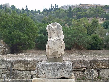 Statue à Athènes