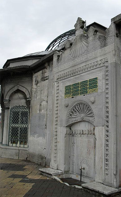 Yeni Valide Camii : fontaine aux ablutions