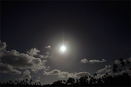 Eclipse solaire à Huahine