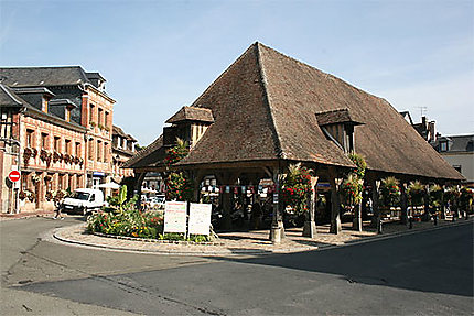 Le marché couvert de Lyons-la-Forêt