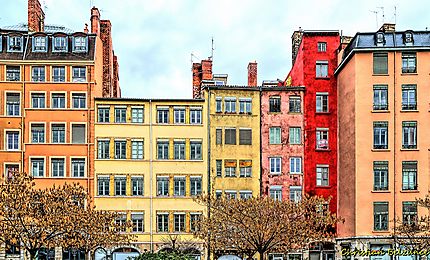 Immeubles colorés quais de Saône