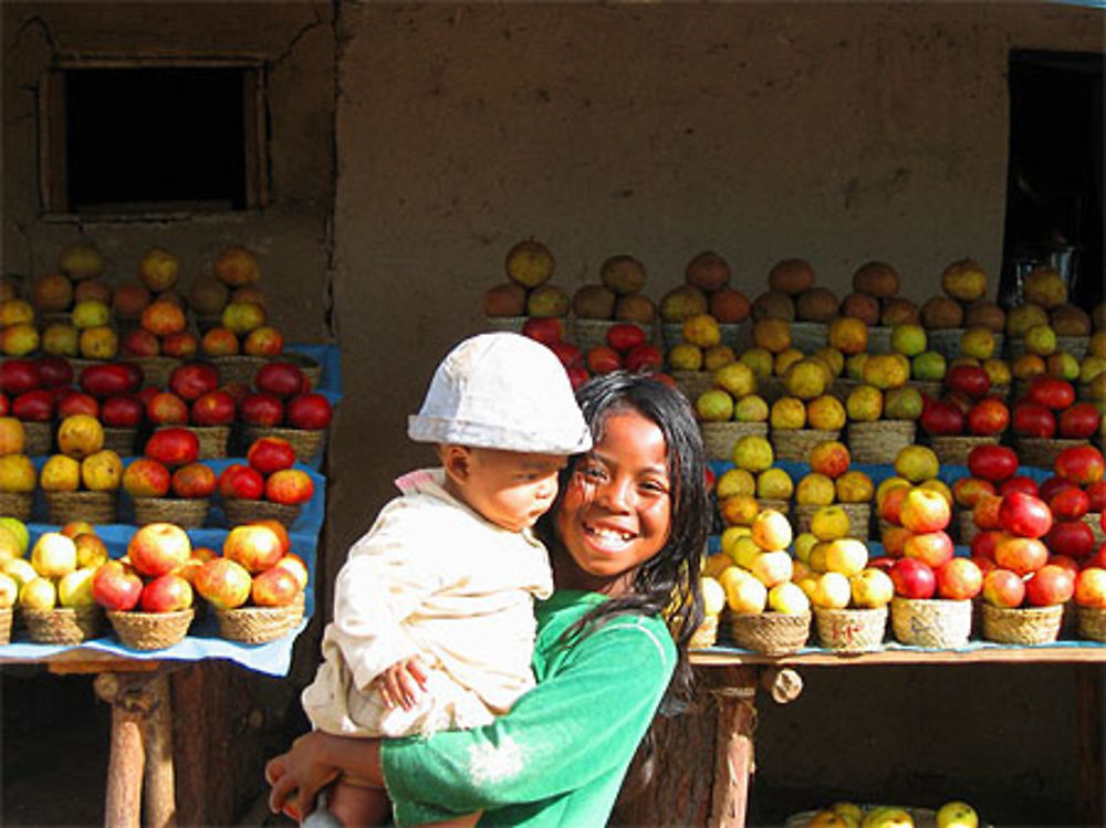 Petite marchande de pomme Ambatolampy