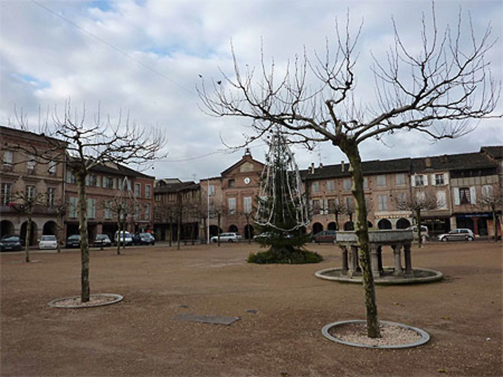 Place centrale de Lisle