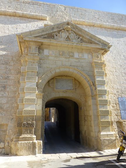 Magnifique porte à Mdina, à Malte