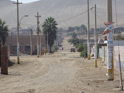 Route principale de Supe, au nord de Lima