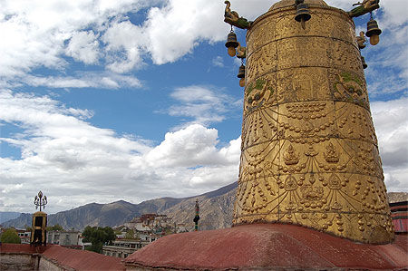Sur le toit du monastère de Jokhang