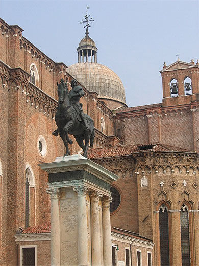 Statue célèbre du condottiere Bartolomeo Colleoni