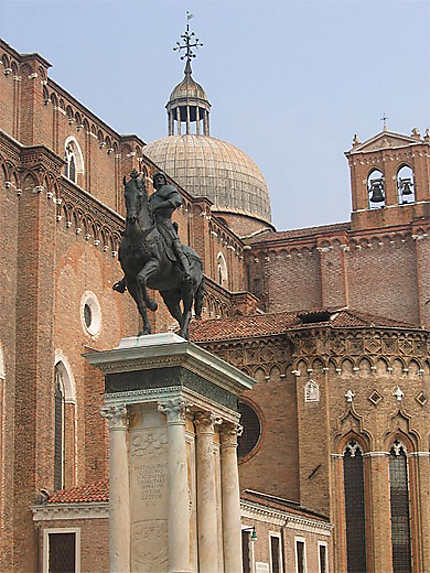 Statue célèbre du condottiere Bartolomeo Colleoni