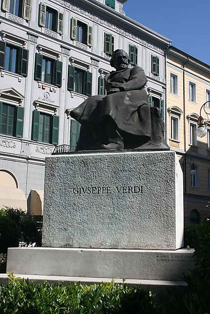 Statue de Giuseppe Verdi