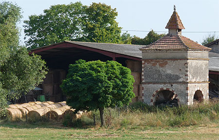 Hangar à pigeonnier