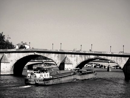 Péniches sur la Seine