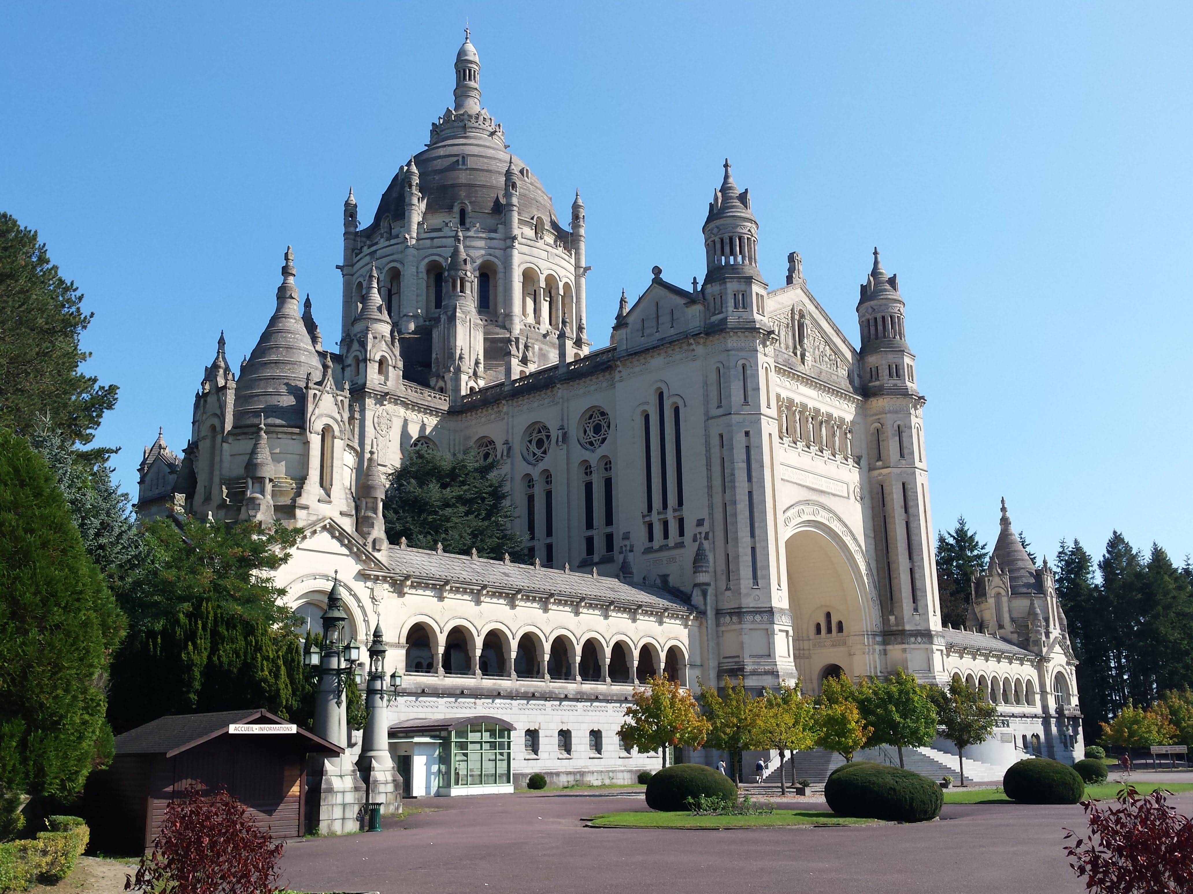 Basilique Sainte Th rese De Lisieux Eglise Lisieux Pays D Auge Basilique Sainte Th rese De Lisieux Eglise Lisieux Pays D Auge