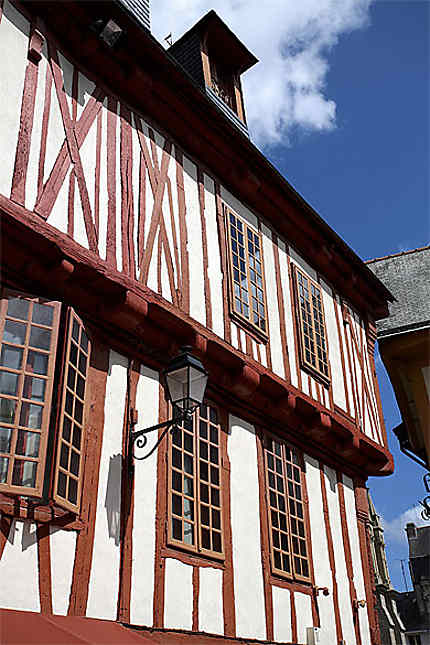 Maison à pans de bois, place Henri IV, Vannes