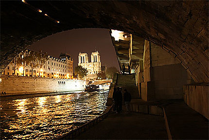 Sous le Petit Pont