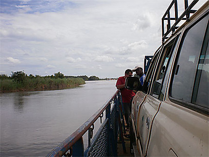 Traversée du fleuve gambie