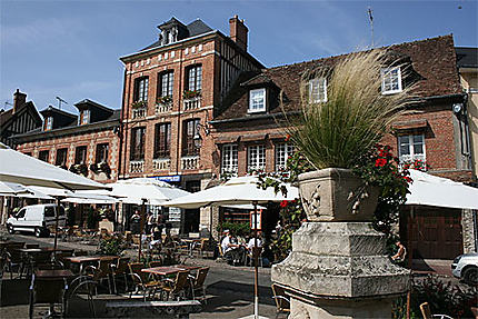 Place principale de Lyons-la-Forêt