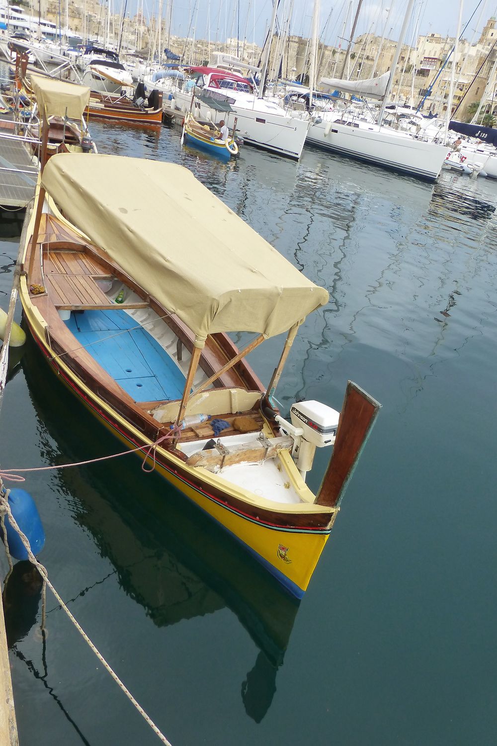 Petit bateau de promenade