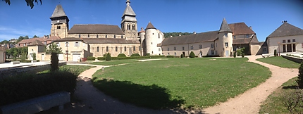 L'Abbatiale Sainte-Valérie