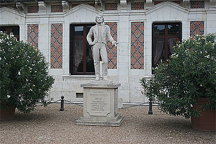 La statue de Jean-Eugène Robert-Houdin