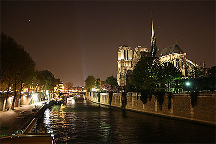 Notre Dame de Nuit