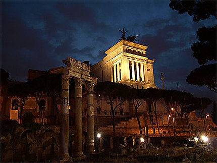 Forum romain et monument à Victor Emmanuel II 
