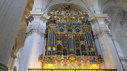 L'orgue de chœur, côté évangile
