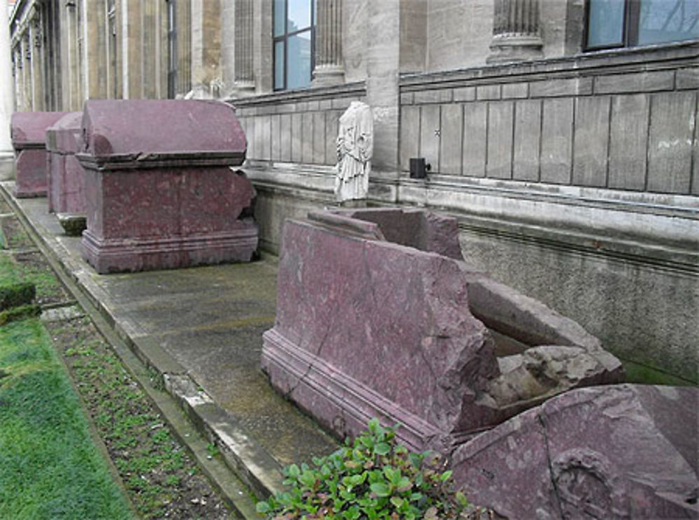 Sarcophages de porphyre