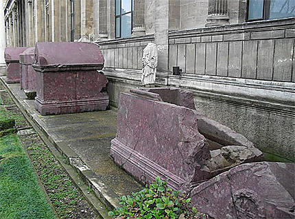 Sarcophages de porphyre