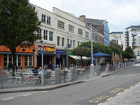 Une rue de Cardiff Une rue de Cardiff