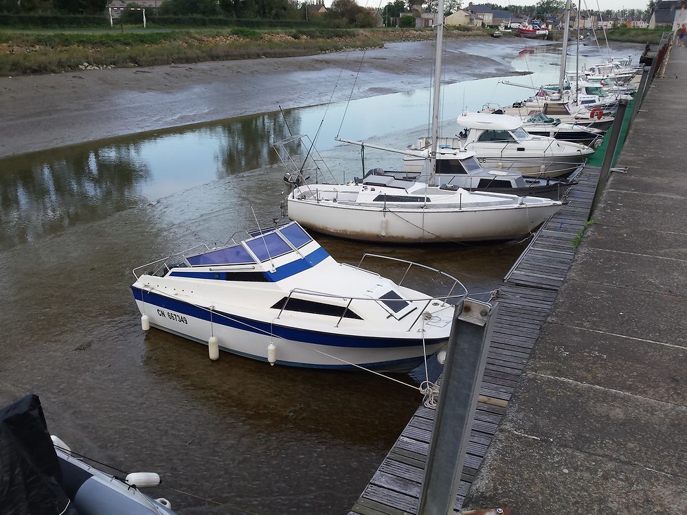 Port de plaisance à Isigny-sur-mer 