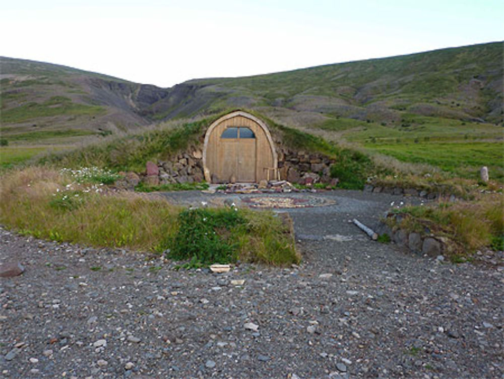 La maison des hobbits (à Husafell)